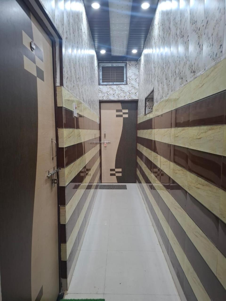 Hotel Sgh Subhadra Guest House Ayodhya エクステリア 写真