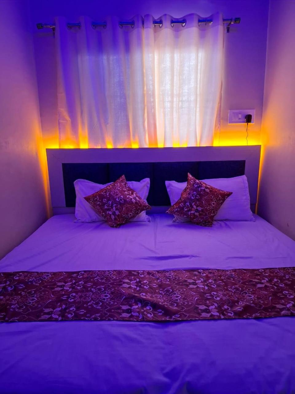 Hotel Sgh Subhadra Guest House Ayodhya エクステリア 写真