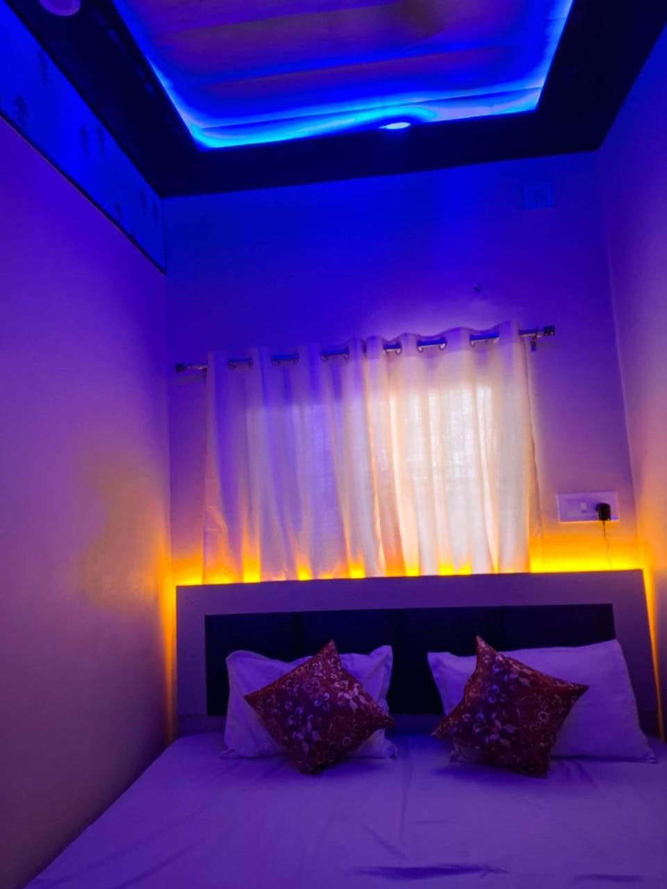 Hotel Sgh Subhadra Guest House Ayodhya エクステリア 写真
