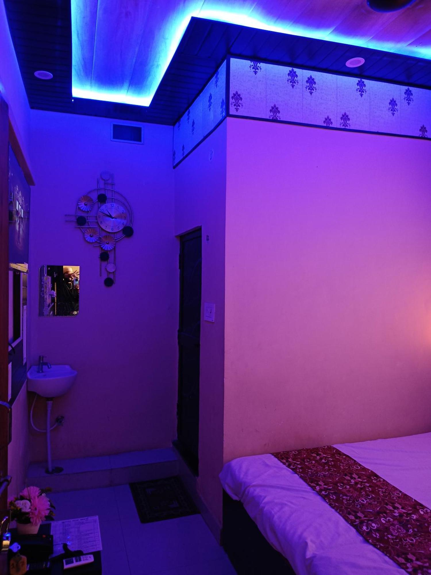Hotel Sgh Subhadra Guest House Ayodhya エクステリア 写真
