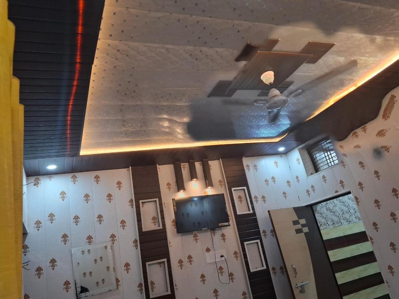 Hotel Sgh Subhadra Guest House Ayodhya エクステリア 写真