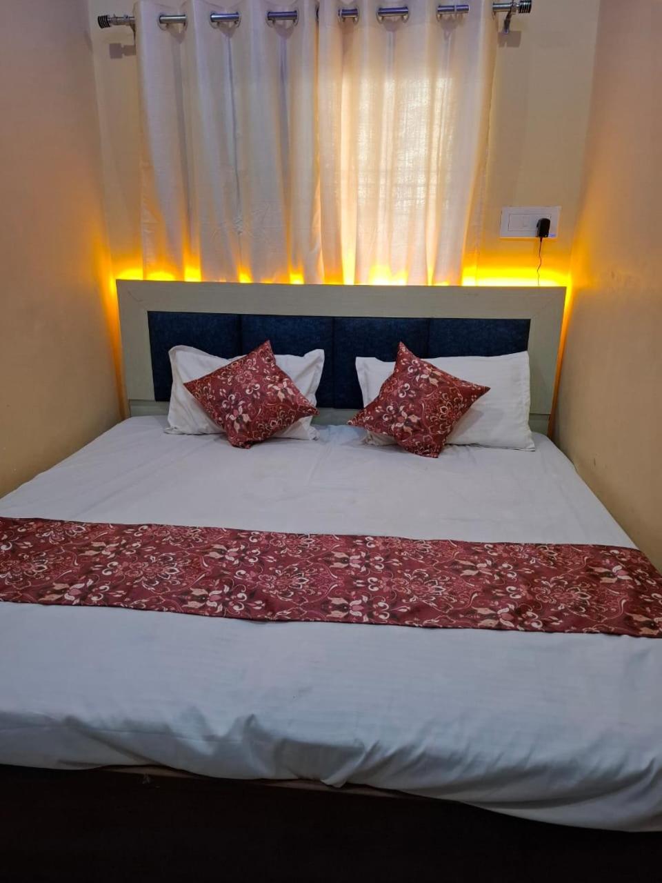 Hotel Sgh Subhadra Guest House Ayodhya エクステリア 写真