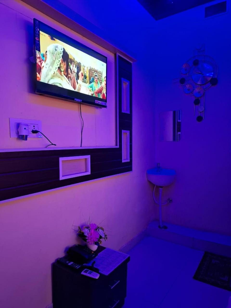 Hotel Sgh Subhadra Guest House Ayodhya エクステリア 写真