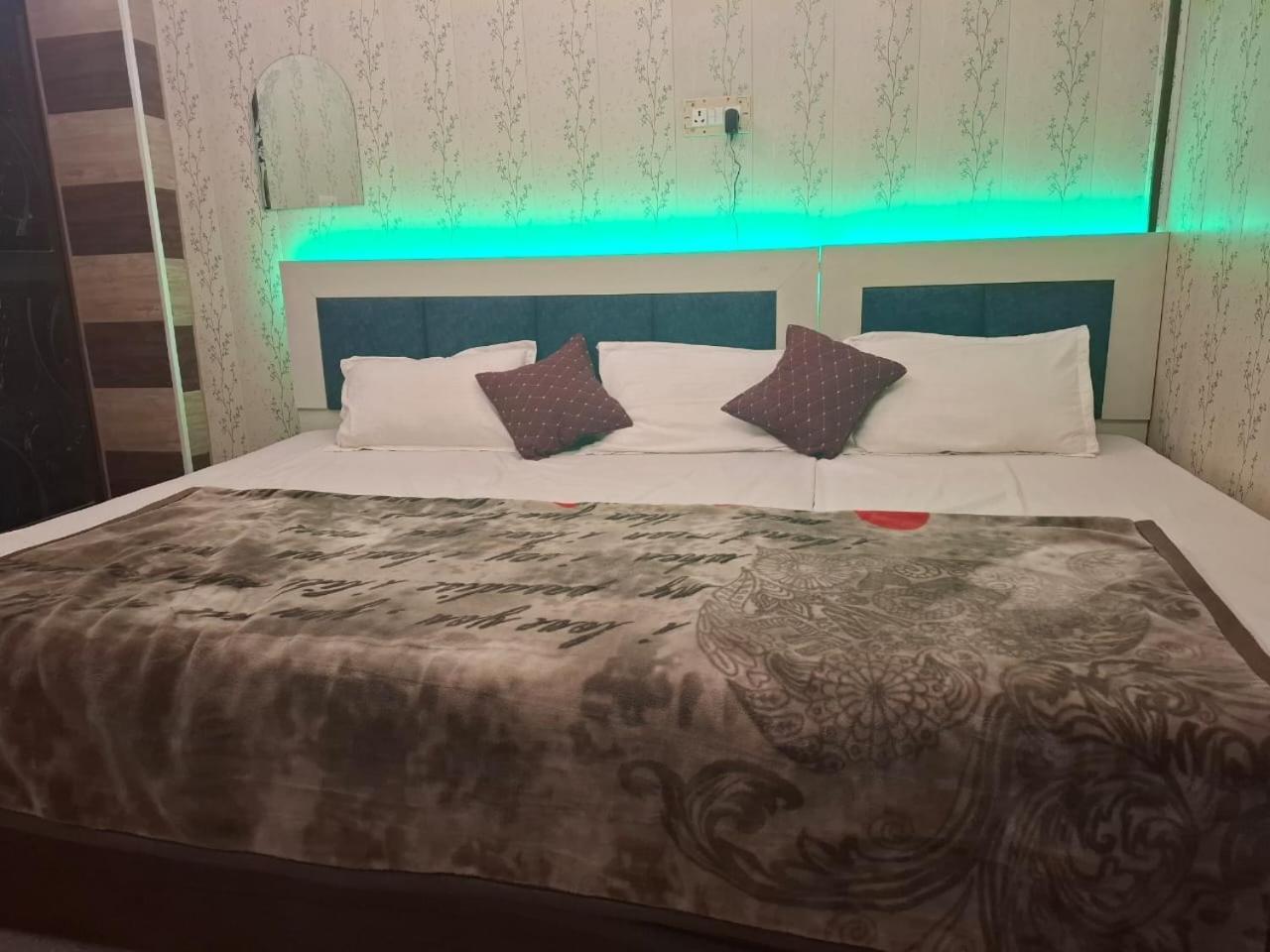 Hotel Sgh Subhadra Guest House Ayodhya エクステリア 写真